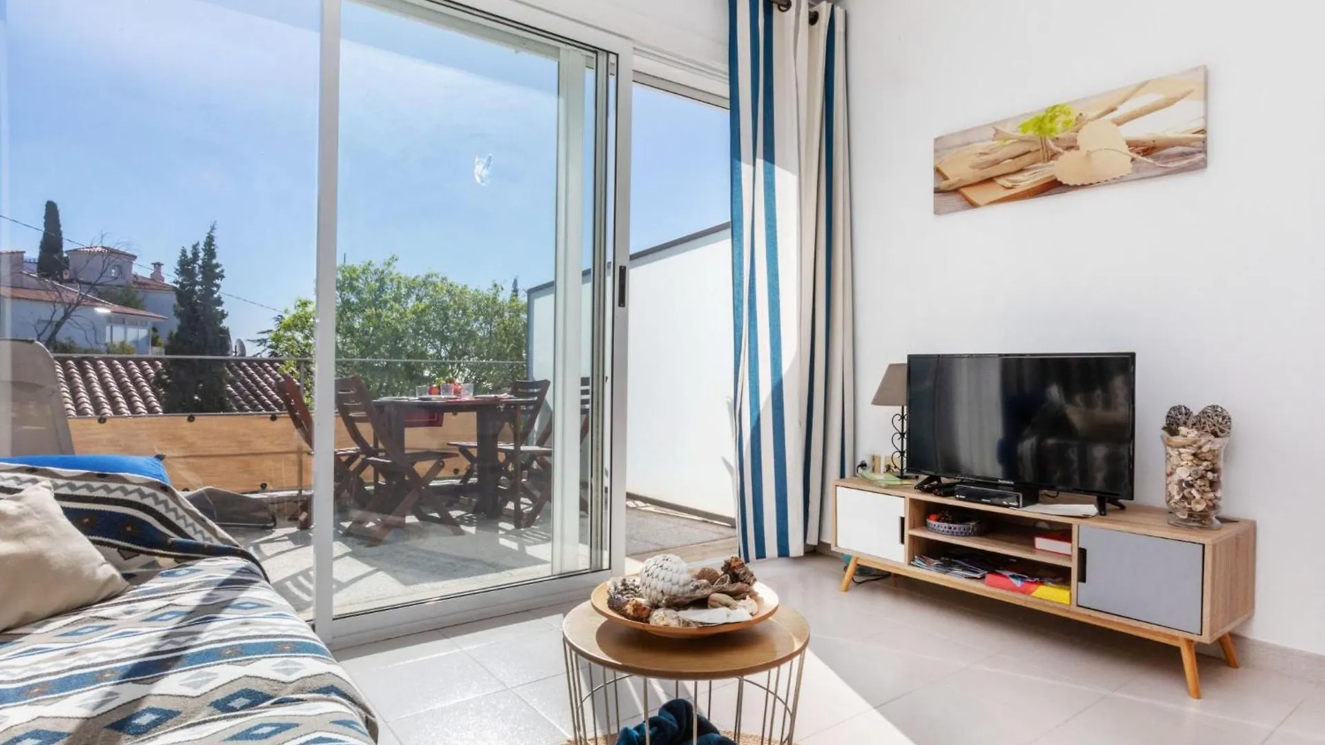 Apartment Grifeu-3 By Interhome Льянсса 0*,